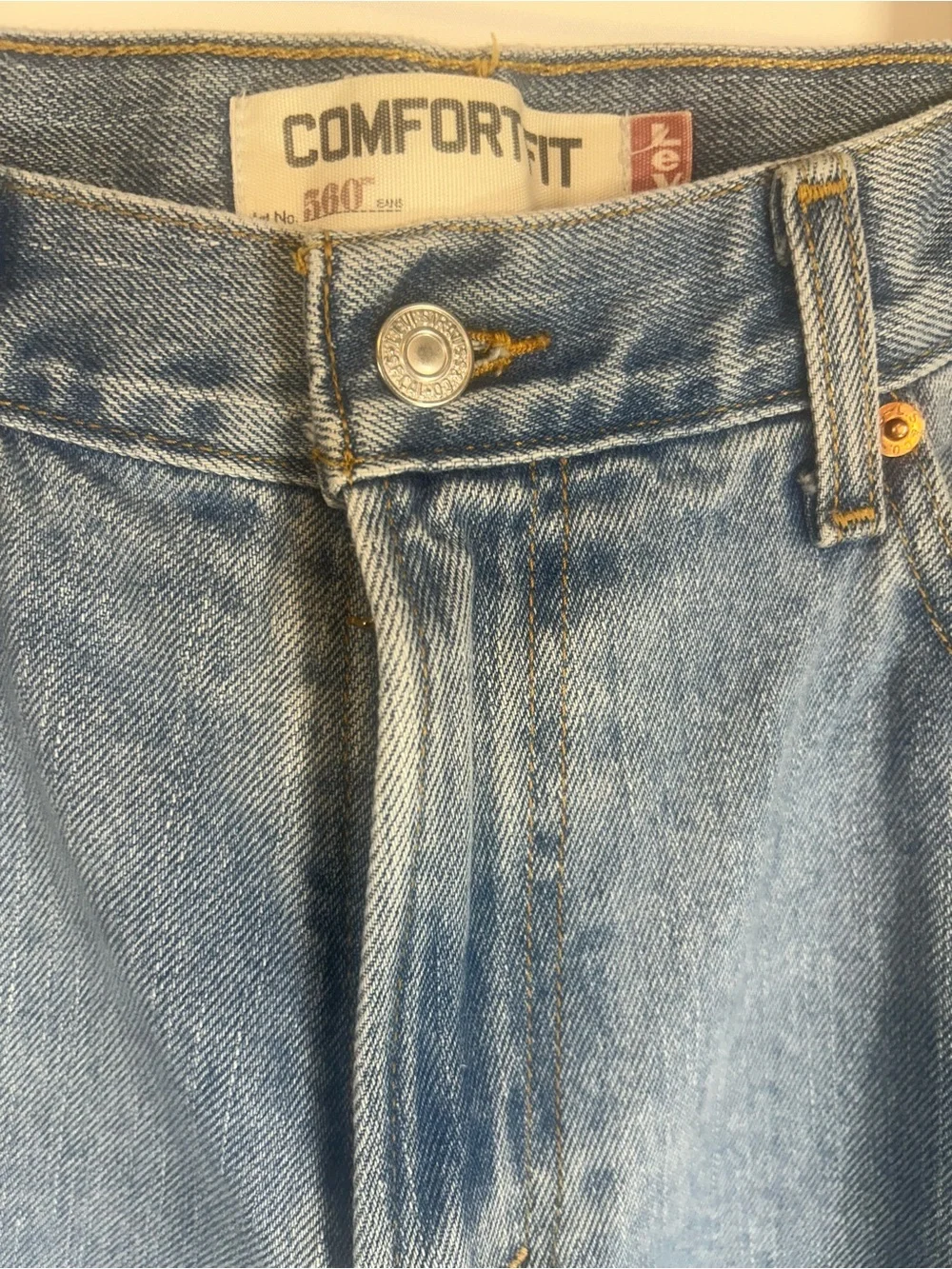 Levi's Comfort Fit Light Wash Jeans